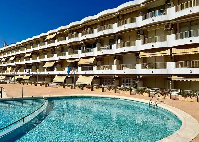 Beachside Cozy & Pool * 坎布里尔斯