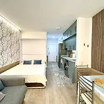 Beachside Cozy & Pool Apartamento