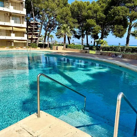 Beachside Cozy & Pool *