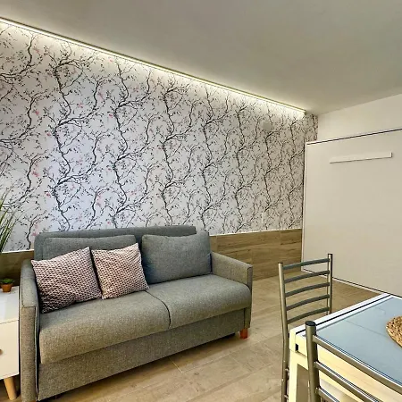 Apartment Beachside Cozy & Pool *